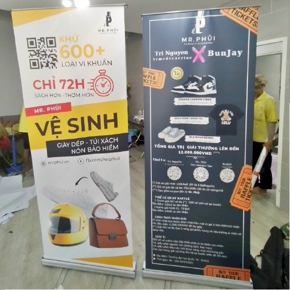 In poster quảng cáo bằng hiflex