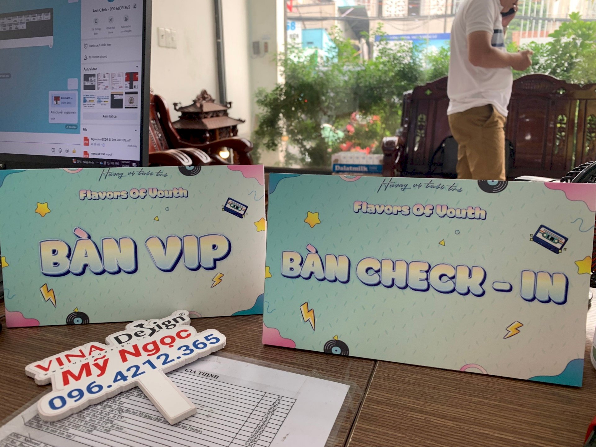 In standee PP để bàn check-in, bàn VIP sự kiện - VND484
