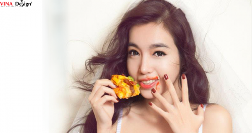 Elly Trần, sexy ăn pizza