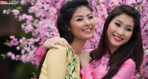 Nét đẹp dịu dàng của hai hoa hậu: Ngọc Hân và Thu Thảo