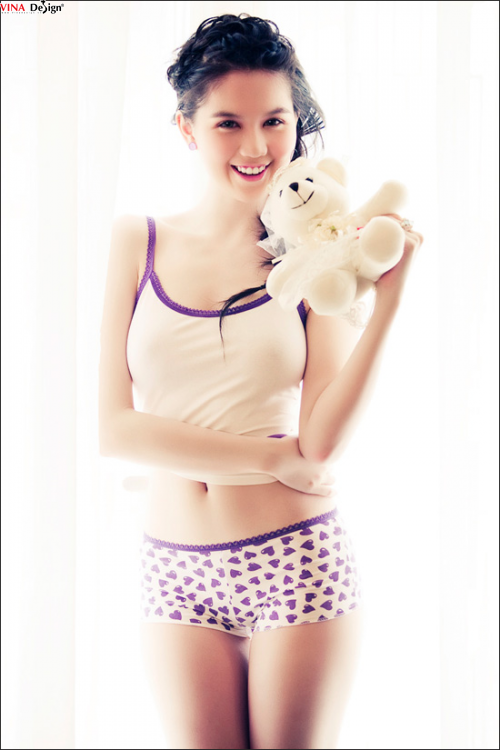 Ngọc Trinh - khoe dáng ngọc với nội y