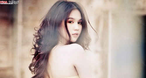 Ngọc Trinh, lại 'nóng' với bikini