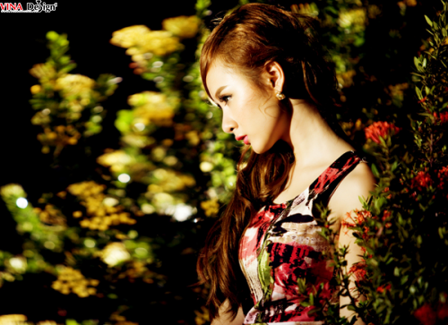 Phương Trinh - quyến rũ với váy ngắn