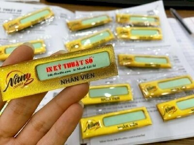 Kích thước bảng tên nhân viên chuẩn được sử dụng phổ biến hiện nay