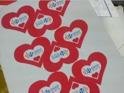 Decal nước là gì? Đặc điểm, ứng dụng của decal nước