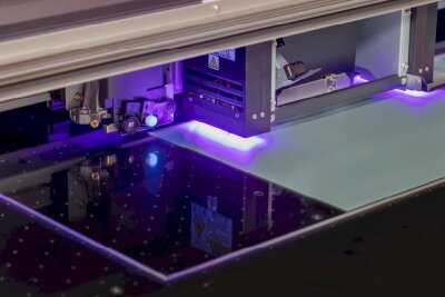 Công nghệ in uv là gì? Ưu nhược điểm của in UV