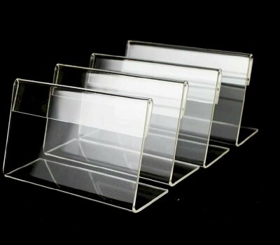 Kích thước bảng mica để bàn chuẩn được sử dụng phổ biến hiện nay