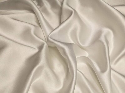 Vải silk là gì? Đặc điểm, ứng dụng, các loại vải Silk