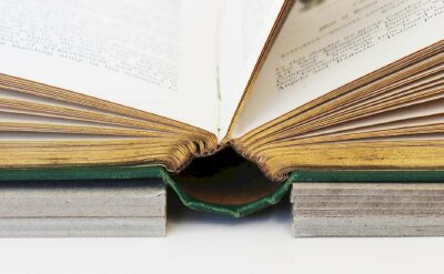 Gáy sách là gì? Các cách đóng gáy sách phổ biến hiện nay