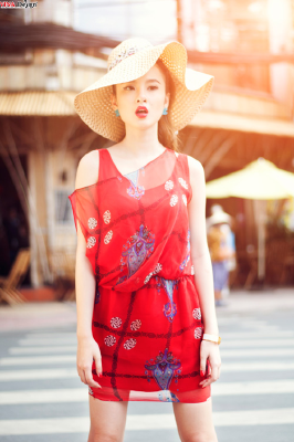 Angela Phương Trinh - cá tính xuống phố