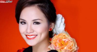 Hoa hậu Diễm Hương, khoe vẻ đẹp rạng rỡ