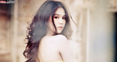 Ngọc Trinh, lại 'nóng' với bikini