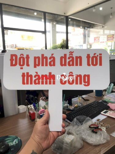 Hashtag cầm tay Slogan Teambuilding Đột Phá Dẫn Tới Thành Công - MSN455