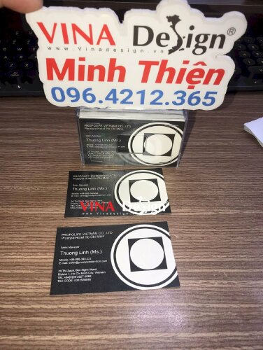 In name card chức danh Sale Manager khách sạn Hotel, name card có in mã QR code Line, Zalo - VND730