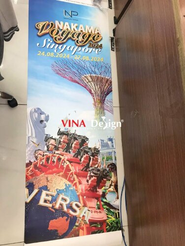 In poster PP khổ 60cm x 160cm dùng gắn banner cuốn chào đón đoàn khách đi tour Singapore - VND764