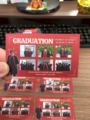 In thẻ giấy kỷ niện lễ tốt nghiệp đại học Graduation cho nhóm bạn sinh viên - VND739