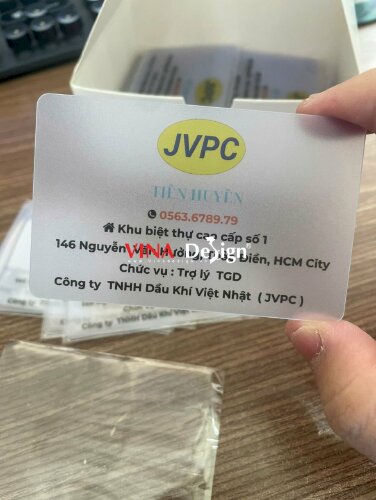 In name card nhựa trong mờ chức danh Trợ lý Tổng giám đốc - VND845