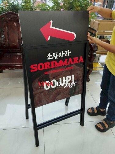 In bảng chỉ dẫn khung standee sắt chữ A ngoài trời nhà hàng Nhật Bản - VND353
