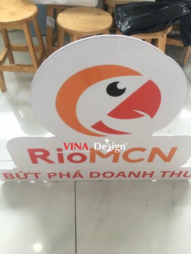 In standee chân sắt logo thương hiệu công ty quảng cáo dịch vụ MCN Multi-channel Network - VND956