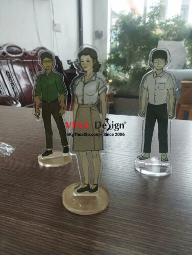 Standee nhân vật in hình lên Mica trong 5li, 3 lớp mực in UV, cắt CNC theo hình, có gắn chân đế tròn - VND990