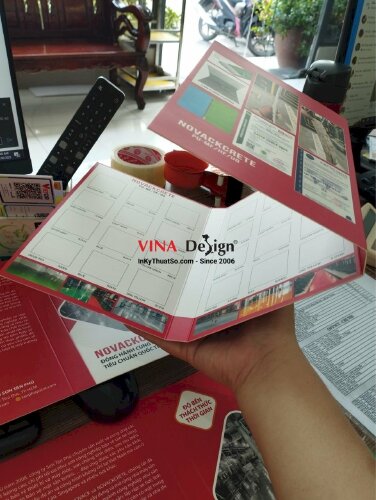 In bìa quyển catalogue bảng màu sơn, in bao bì giấy Ivory 300gsm - VND415