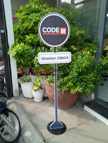 In standee PP chân sắt bảng thông báo, bảng chỉ dẫn Station - VND489