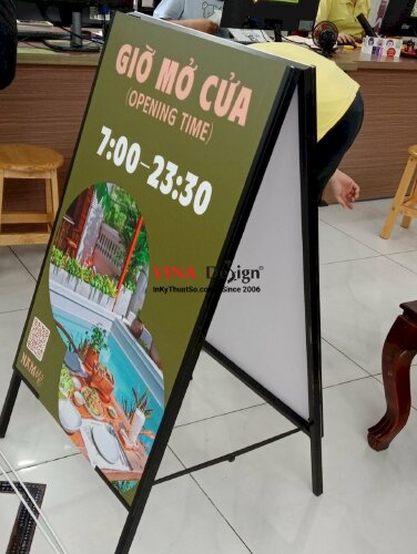 Standee chữ A khung sắt ngoài trời - VND246