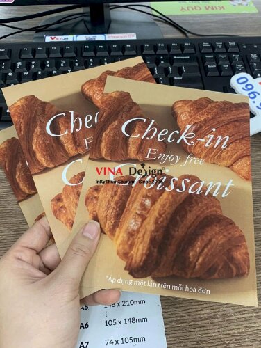 In tờ rơi khuyến mãi chương trình check-in và nhận quà miễn phí tại tiệm bánh - VND458