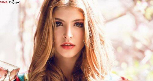 Andrea, rạng rỡ trong ánh nắng mùa xuân