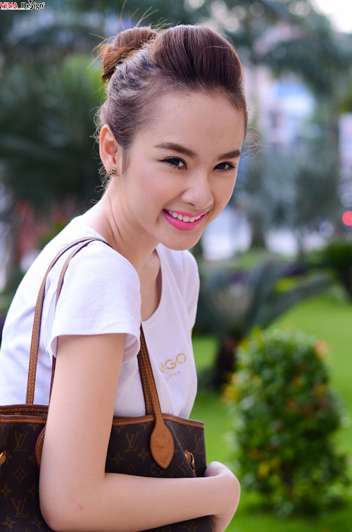 Mac dep nhu Phuong Trinh