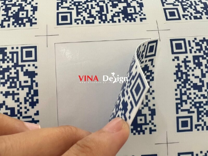 In decal sticker dán mã QRcode thông tin xe máy nhân viên, in ngược 2 mặt - VND97