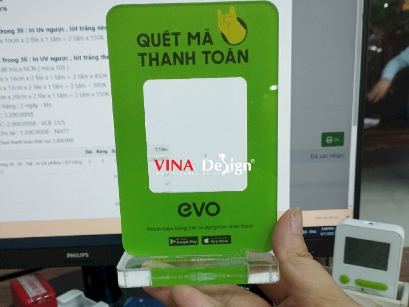 In standee mica để bàn - VND15