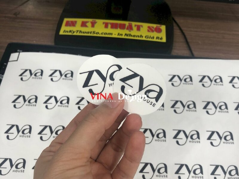 In tem logo sticker nhãn hàng nước hoa - VND63