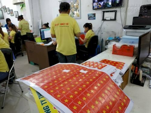 Kích thước sticker dán mặt