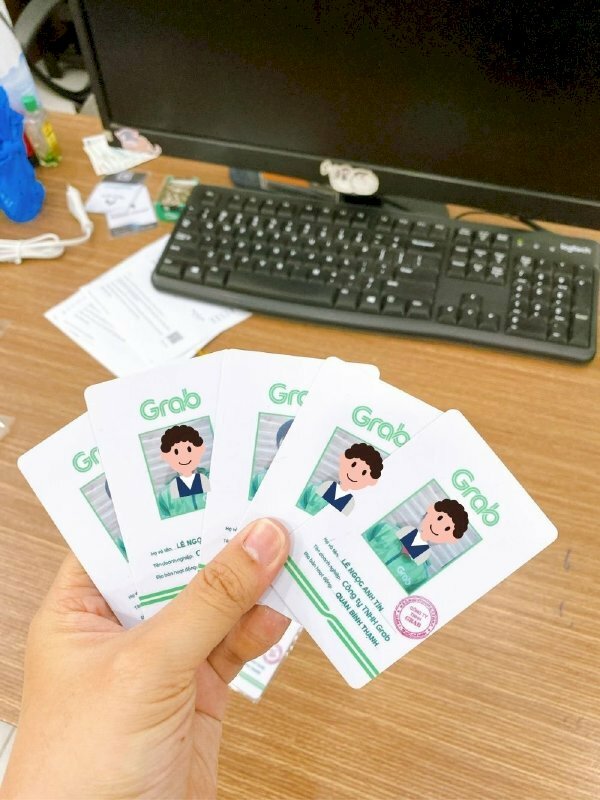 Thẻ nhân viên là gì?