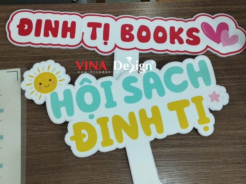 In hashtag cầm tay hội sách - VINADESIGN