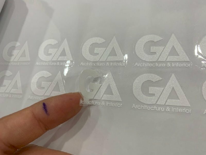 Decal nhựa trong suốt
