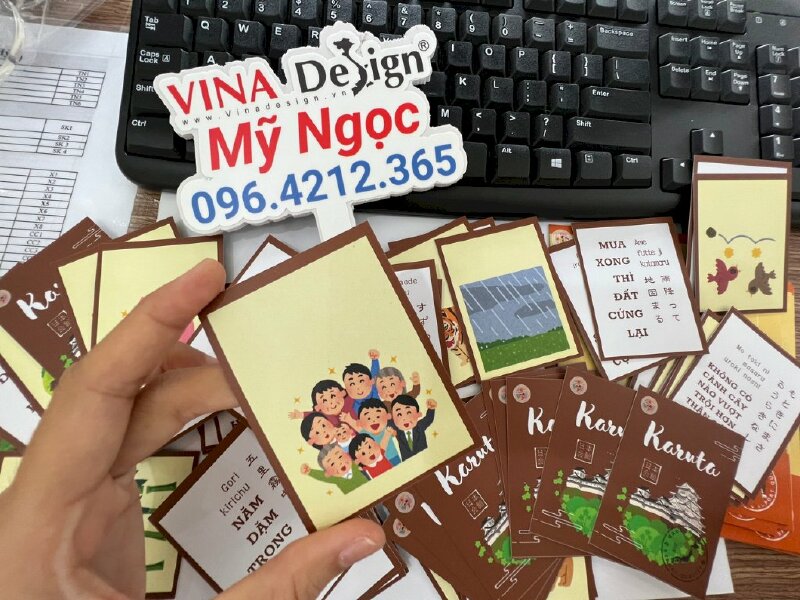 In trang trí hình cây bài giải trí theo yêu cầu - VND200