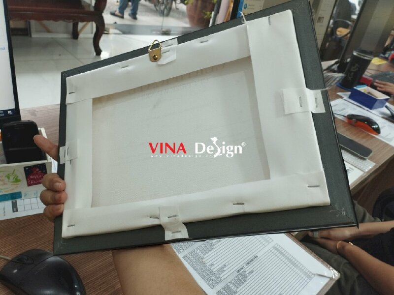 In Certificate từ canvas đóng khung tranh viền đen - VND145