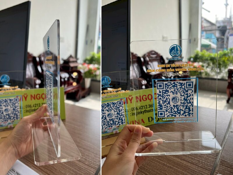 In standee đế mica quét mã QRcode - VND159