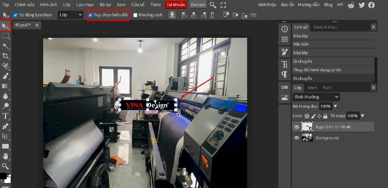 Để thay đổi kích thước logo bấm chọn Tùy chọn biến đổi phía trên thanh công cụ, sau đó có thể kéo ở các cạnh để thay đổi kích thước logo.