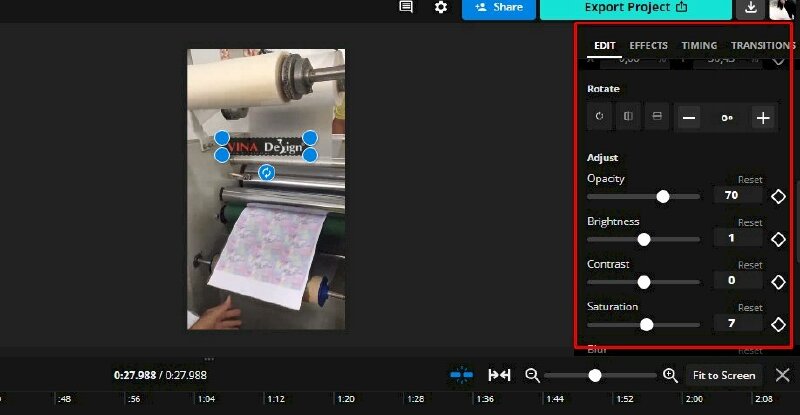 Nếu cần, bạn có thể điều chỉnh bo góc, màu, xoay hoặc thay đổi độ trong suốt (opacity) của logo bằng cách sử dụng các nút chức năng ở bên phải .