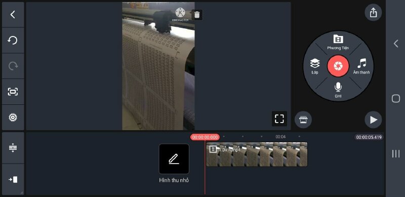 Bước 4: Video cần chỉnh sửa khi thêm vào sẽ có logo Kinemaster bên góc trên bên phải video. 