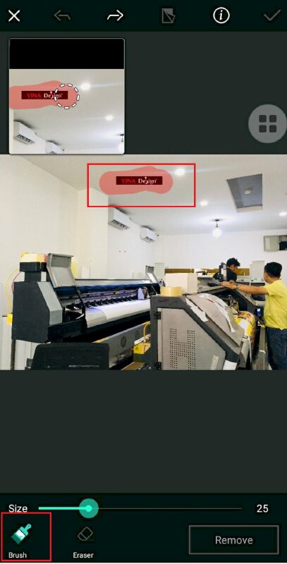 Bước 4: Bôi đỏ lên vị trí chứa logo trên ảnh cần xóa bằng cọ Brush