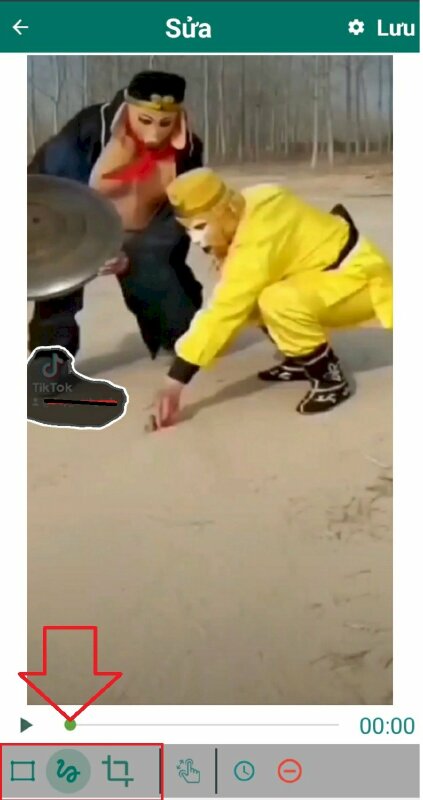 Bước 3: Sử dụng các công cụ có sẵn trong ứng dụng để đánh dấu logo trên video, có thể đánh dấu bằng cách vẽ một hình chữ nhật hoặc hình tự do xung quanh logo. Hãy đảm bảo bạn chọn khu vực chứa logo một cách chính xác.