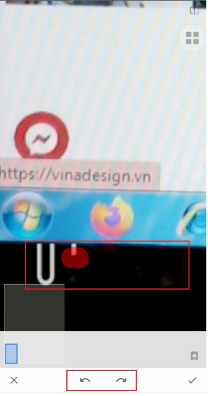 Bước 4: Bôi đỏ lên vị trí chứa logo trên ảnh cần xóa > Ứng dụng sẽ tự động phân tích và xóa logo đi ngay. Bạn có thể dùng 2 ngón tay phóng to ảnh để bôi chính xác hơn. Nếu muốn hoàn tác lại hãy bấm vào mũi tên quay lại.