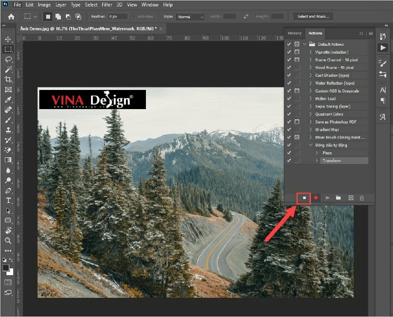 Sau khi bạn đã hoàn thành việc chèn logo và chỉnh sửa, nhấp vào nút "Stop" để dừng Actions lại và lưu lại.