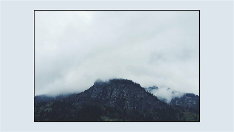 Hãy thực hiện bôi từng chút và liên tục cho đến khi logo trên ảnh biến mất hẳn.