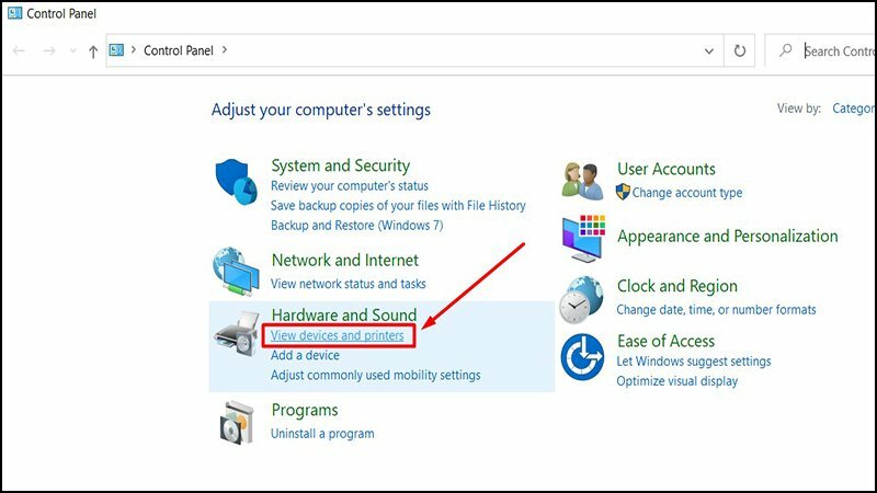 Bước 2: Trong Control Panel, tìm và chọn phần Hardware and Sound. Tại đây, bạn sẽ thấy mục View devices and printers. Nhấp vào mục này để tiếp tục.