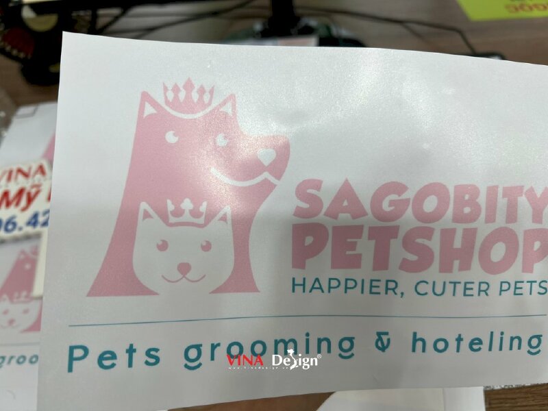 In nhãn Decal cho cửa hàng thú cưng, Pets Grooming & Hoteling dịch vụ lưu trú khách sạn chó mèo - VND318